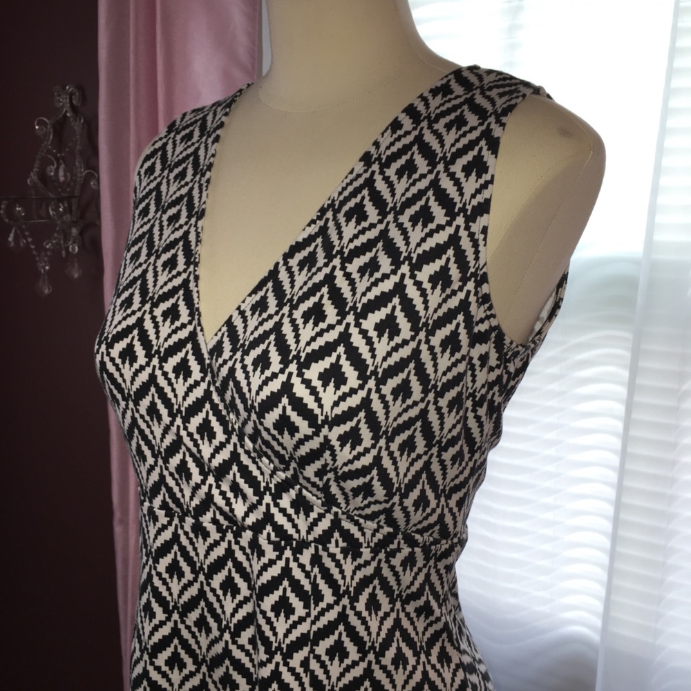 🌟 NY&Co. 🌟 Fit and Flare Dress